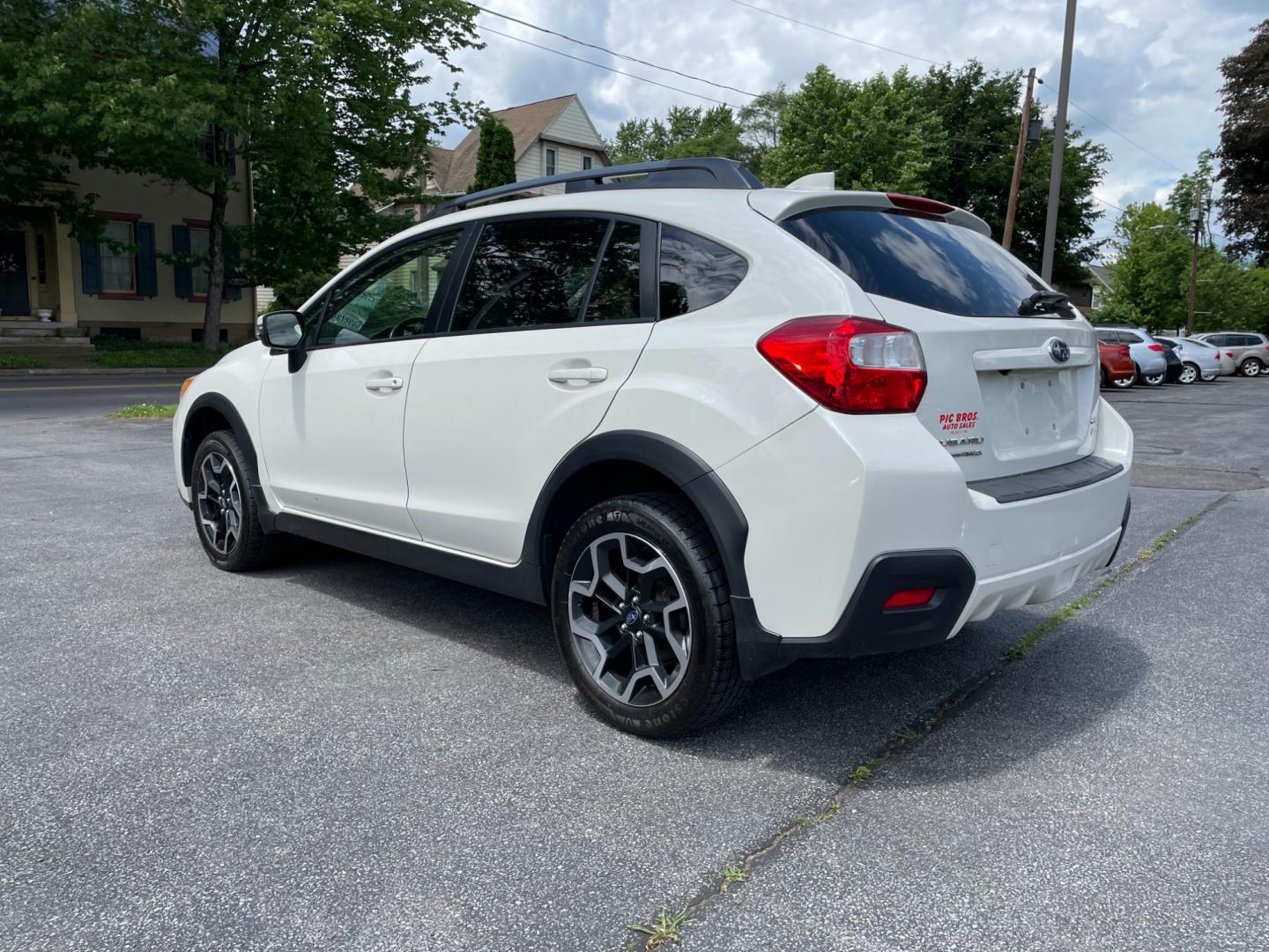 2017 White Subaru Crosstrek 2.0i Limited PZEV CVT (JF2GPALC8HH) with an 2.0L L4 DOHC 16V engine, CVT transmission, located at 101 N. Main Street, Muncy, PA, 17756, (570) 546-5462, 41.207691, -76.785942 - Photo#2